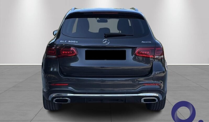 
								Mercedes-Benz GLC 300 de 4MATIC AMG Line full									