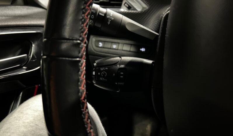 
								Peugeot 2008 GT-Line – Automatique – 110 ch – Panoramique – Nouvelle Version UE full									