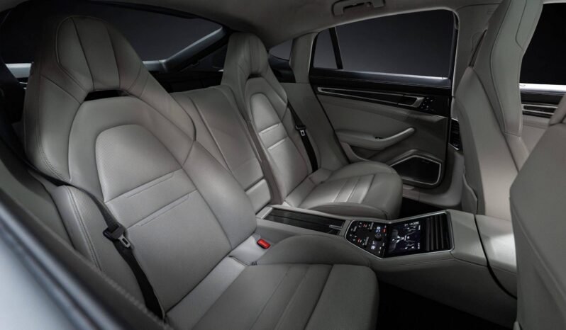
								Porsche Panamera Turbo 550 ch | Sport Chrono | Burmester | PAW | Essieu arrière directionnel | Soft Close | Night Vision full									