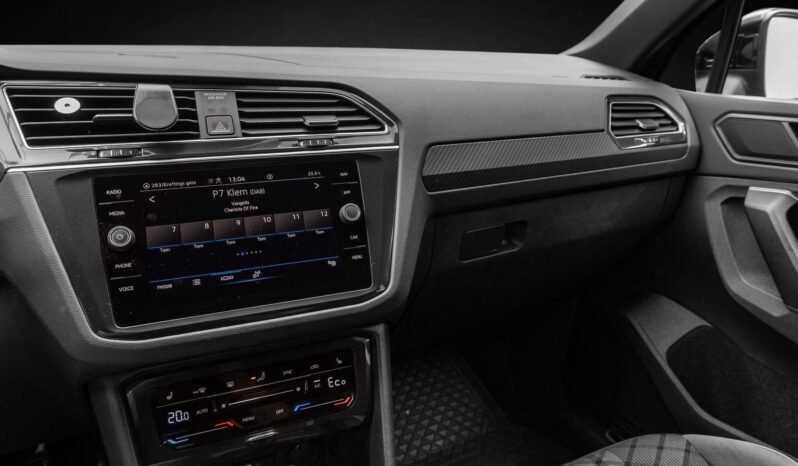 
								Volkswagen Tiguan eHybrid 245 ch R-Line, Caméra 360°, ACC, Matrix LED, Attelage, Norvégien full									