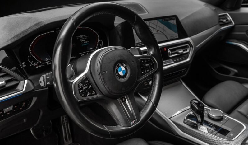 
								BMW 330e Berline xDrive M Sport / 292 ch / ACC / Affichage tête haute / Commande gestuelle / Cuir Vernasca / Laser / H-Fasten full									