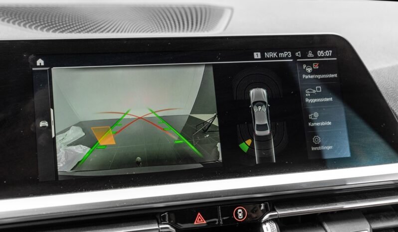 
								BMW 330e Berline xDrive M Sport / 292 ch / ACC / Affichage tête haute / Commande gestuelle / Cuir Vernasca / Laser / H-Fasten full									