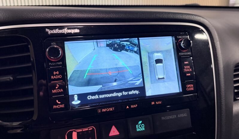 
								Mitsubishi Outlander PHEV INSTYLE+ 4×4 full									