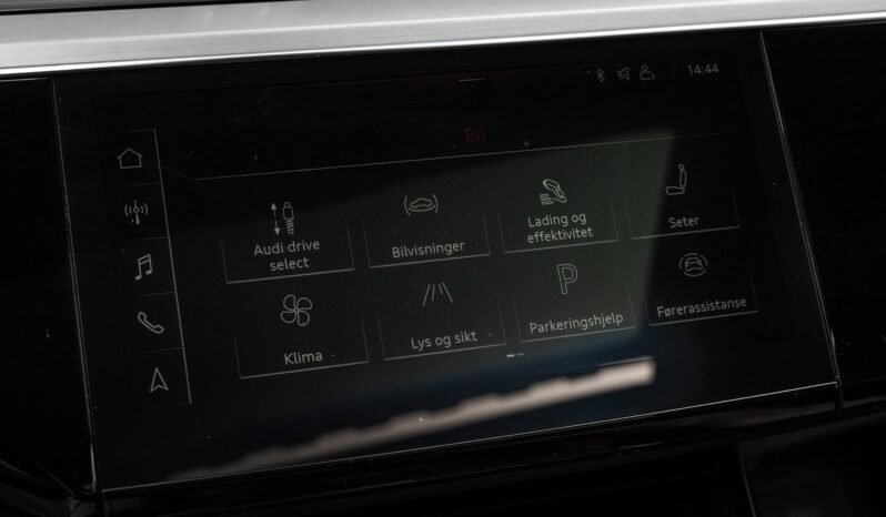 
								Audi e-tron 55 S-LINE Black Optics, B&O, ACC, 360 g, Panoramique, Matrix, Montage H full									