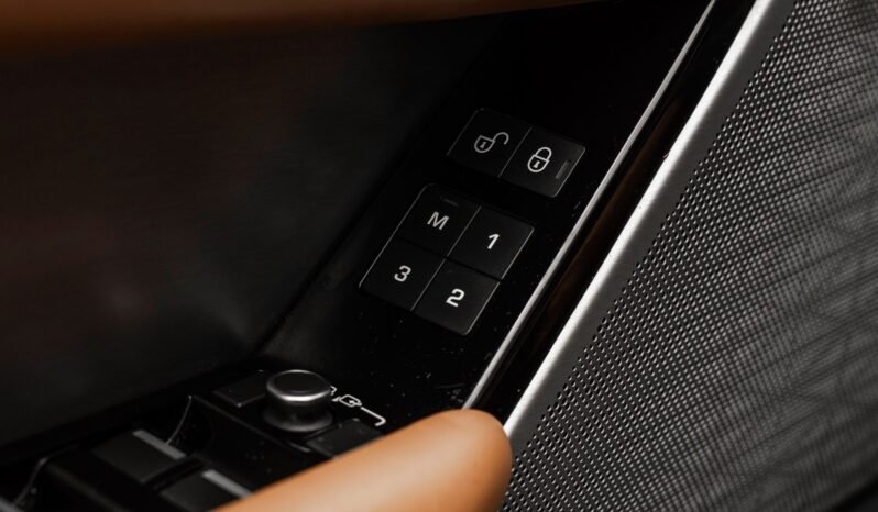 
								Land Rover Range Rover Velar 3.0D 300 ch R-Dynamic HSE – ACC, Pano, Webasto, Hayon électrique, Matrix LED full									