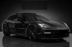Porsche Panamera 4 E-Hybrid SportDesign, 462 ch, ACC, Bose, Toit panoramique, Fermeture assistée, Échappement sport