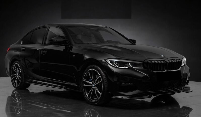 
								BMW 330e Berline xDrive M Sport / 292 ch / ACC / Affichage tête haute / Commande gestuelle / Cuir Vernasca / Laser / H-Fasten full									