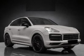 Porsche Cayenne Coupé E-Hybrid SportDesign – 360°, HUD, ACC, 18 voies, Panoramique, PPF, TechArt