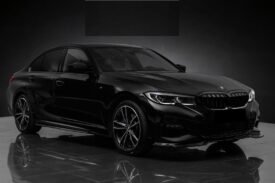 BMW 330e Berline xDrive M Sport – 296 ch – Hybride Rechargeable – ACC – HUD – Commande gestuelle – Cuir Vernasca – Laser – Fixation en H