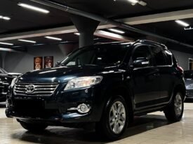 oyota RAV4 2.2 D-4D 150 ch – 4×4 – AUTOMATIQUE – CAMÉRA ARRIÈRE – GRIS – UE 11/2027