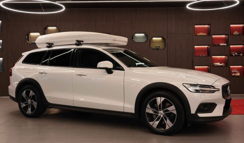 
								Volvo V60 Cross Country D4 190 ch AWD | Momentum | Automatique | Navigation | DAB+ | Chauffage | Crochet | Coffre de toit full									