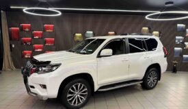 Toyota Land Cruiser GX 2.8 D-4D 177 ch | 4×4 | Automatique | ACC | 360° | Webasto | Attelage | Éclairage supplémentaire