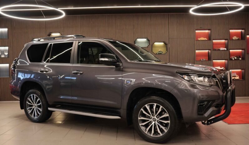 
								Toyota Land Cruiser GX 2.8 D-4D 204 ch | 4×4 | Black Pack | Webasto | Attelage | JBL | Cuir noir full									