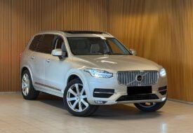 Volvo XC90 D5 233 ch | Polestar | Cuir | Panoramique | Crochet | Excellent état
