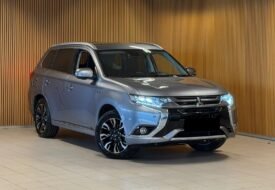 Mitsubishi Outlander PHEV INSTYLE+ — 2016