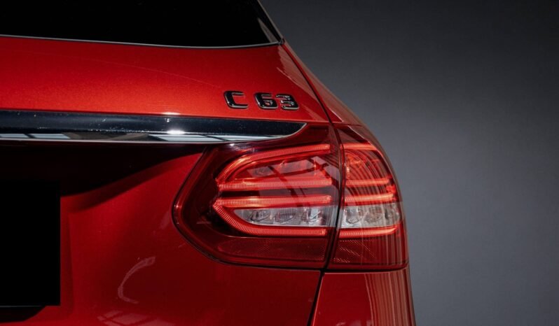 
								Mercedes-AMG C 63 476 ch | V8 Biturbo | Échappement Sport | Panoramique | Burmester | Pack Nuit full									