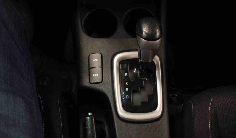 
								Toyota Hilux 2.8 D-4D 204 ch 4×4 | Automatique | Caméra de recul | Feux de travail | Attelage 3 500 kg | Garantie 10 ans full									
