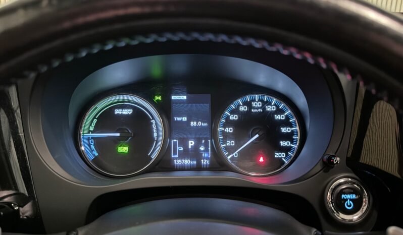 
								Mitsubishi Outlander PHEV INSTYLE+ 4×4 full									