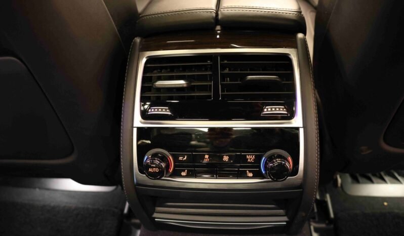 
								BMW 740Le xDrive 371 ch | HUD | ACC | Soft Close | Panoramique | Massage | Harman Kardon | Night Vision full									