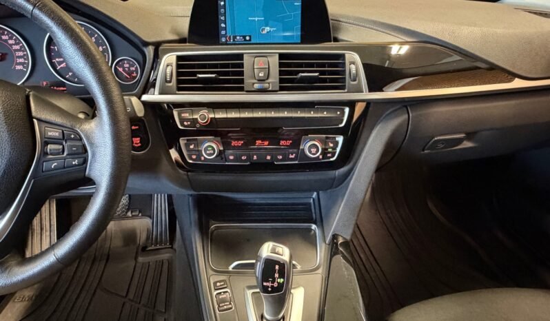 
								BMW 318i 136 ch Automatique — 2018 full									