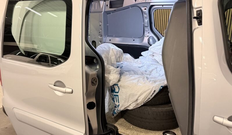 
								Peugeot Partner 1.6 D 100 CV – AUTOMATIQUE – LONGUE – CROCHET full									
