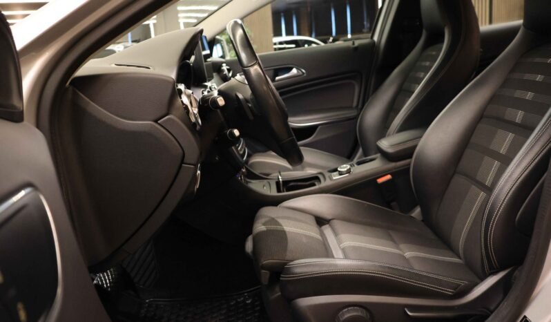 
								Mercedes-Benz GLA 220 4MATIC | 184 ch | LED | Caméra de recul | DAB | Navigation | Keyless | Crochet d’attelage full									