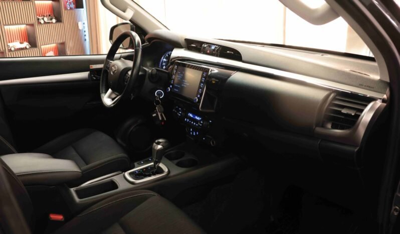 
								Toyota Hilux 2.8 D-4D 204 ch 4×4 | Automatique | Caméra de recul | Feux de travail | Attelage 3 500 kg | Garantie 10 ans full									