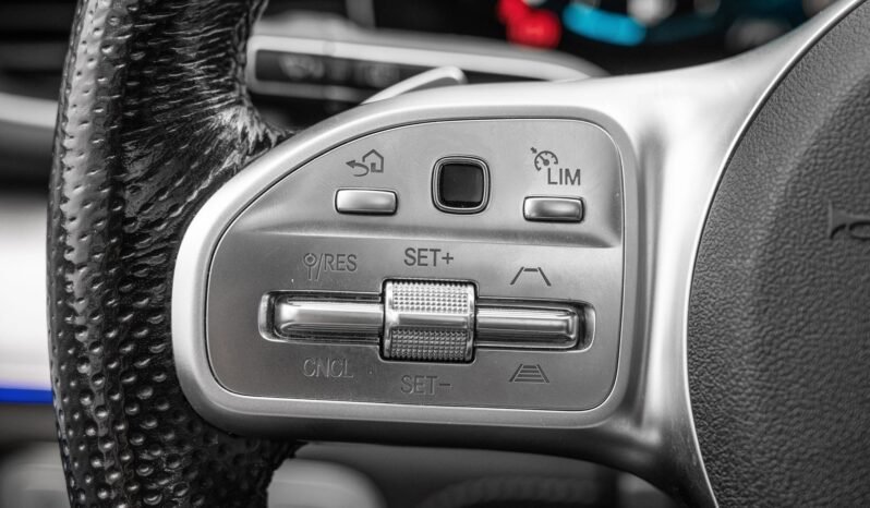 
								Mercedes-Benz GLE 350 de 4MATIC AMG Line / 2x AMG / Affichage tête haute / Premium+ / Burmester / Toit panoramique / Night Package / Hybride rechargeable / Norvégien full									