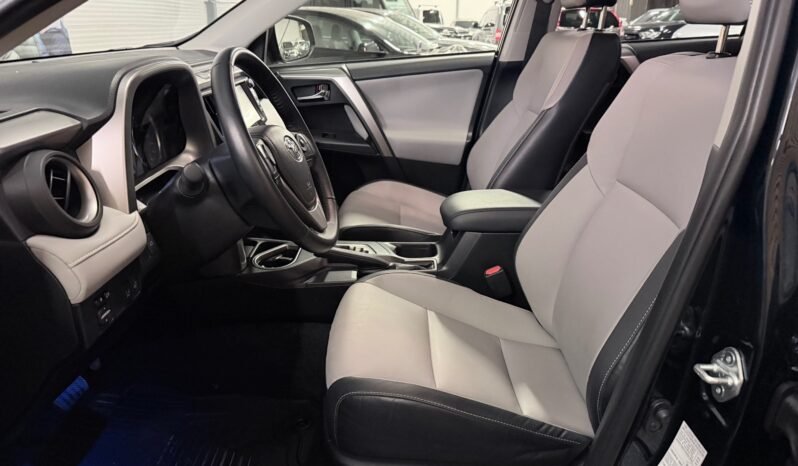
								Toyota RAV4 Hybrid 4×4 de 2016 en finition Executive full									