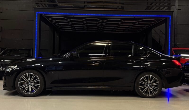 
								BMW 330e 330e/ M-SPORT/ NAVI/ PDC/ FOSSE À COQ VIVANT/ AMBIANT/ full									