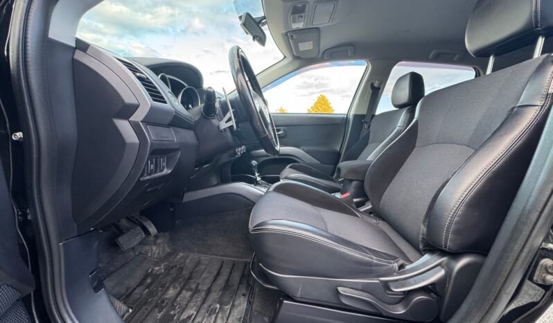 
								Mitsubishi Outlander 2.2 DI-D 156 ch 4×4 Automatique full									