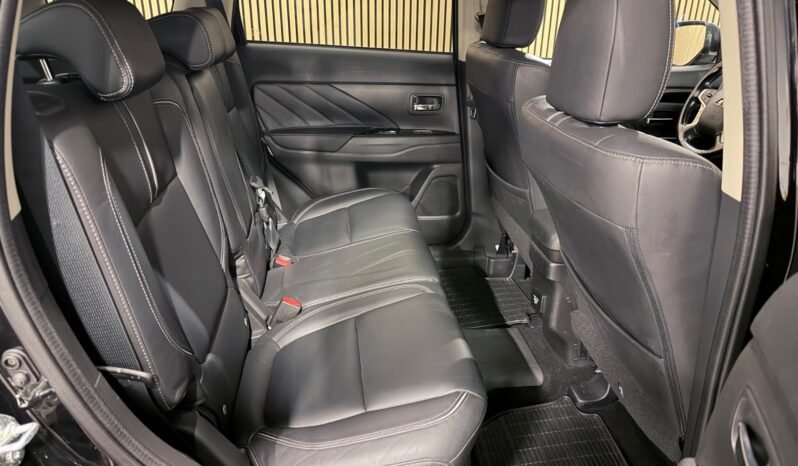
								Mitsubishi Outlander PHEV 2017 full									