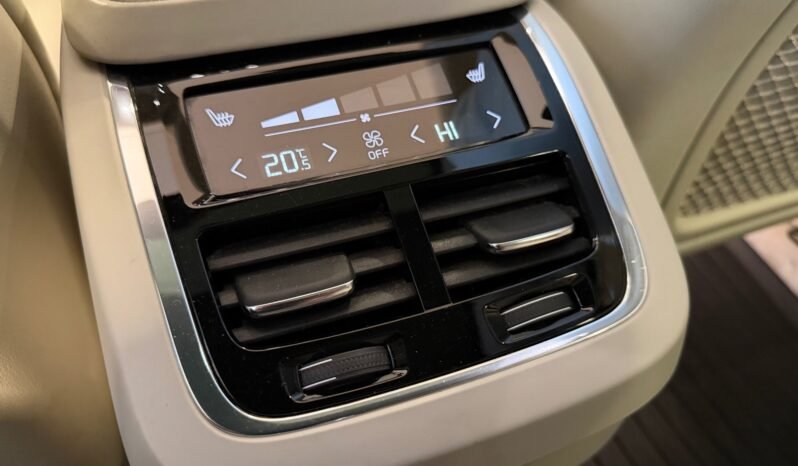 
								Volvo XC90 D5 233 ch | Polestar | Cuir | Panoramique | Crochet | Excellent état full									
