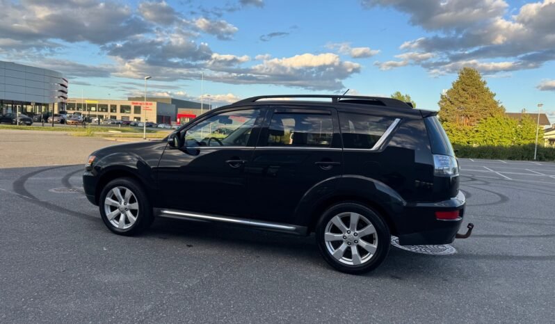 
								Mitsubishi Outlander 2.2 DI-D 156 ch 4×4 Automatique full									