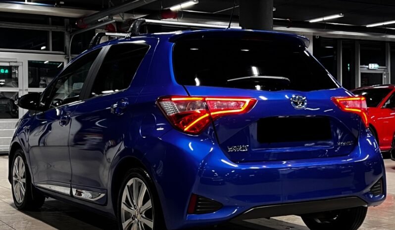 
								Toyota Yaris Pano – Navi – Régulateur – Caméra arrière – Anglaise full									