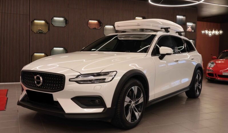 
								Volvo V60 Cross Country D4 190 ch AWD | Momentum | Automatique | Navigation | DAB+ | Chauffage | Crochet | Coffre de toit full									