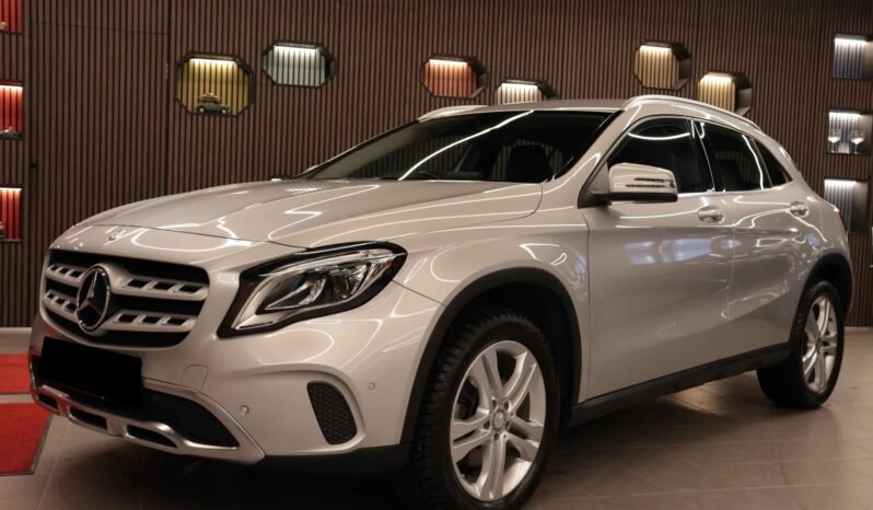 
								Mercedes-Benz GLA 220 4MATIC | 184 ch | LED | Caméra de recul | DAB | Navigation | Keyless | Crochet d’attelage full									