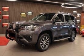 Toyota Land Cruiser GX 2.8 D-4D 204 ch | 4×4 | Black Pack | Webasto | Attelage | JBL | Cuir noir