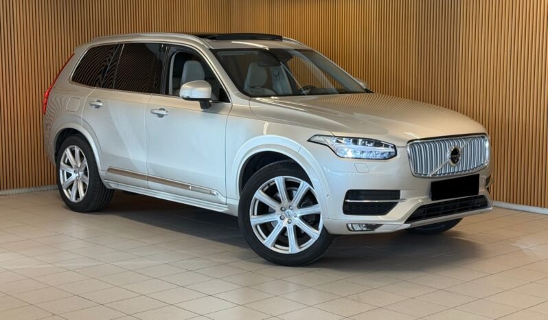 
								Volvo XC90 D5 233 ch | Polestar | Cuir | Panoramique | Crochet | Excellent état full									