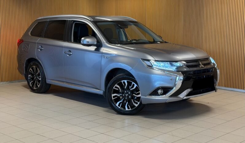 
								Mitsubishi Outlander PHEV INSTYLE+ — 2016 full									