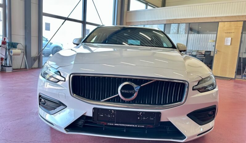 
								Volvo V60 D3 150 ch AWD Automatique — 2019 full									