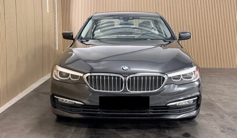 
								BMW 520d BMW 520d xDrive – 190 ch – Boîte automatique full									