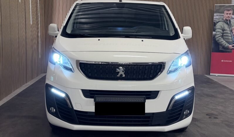 
								Peugeot Expert 2.0 BlueHDi 177 ch, millésime 2019, affichant 140 000 km. full									