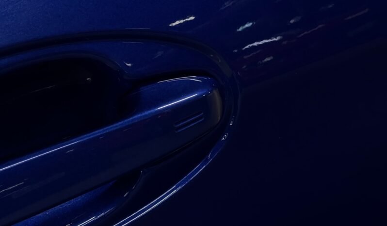 
								Toyota Yaris Pano – Navi – Régulateur – Caméra arrière – Anglaise full									