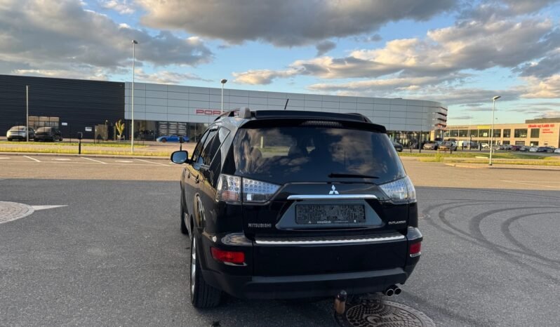 
								Mitsubishi Outlander 2.2 DI-D 156 ch 4×4 Automatique full									