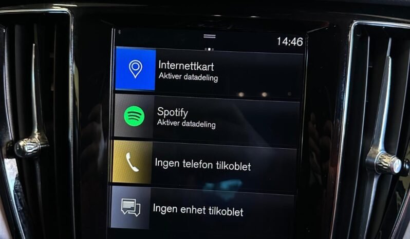 
								Volvo V60 D3 150 ch AWD Automatique — 2019 full									
