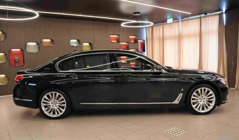 
								BMW 740Le xDrive 371 ch | HUD | ACC | Soft Close | Panoramique | Massage | Harman Kardon | Night Vision full									