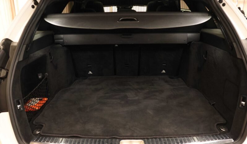 
								Mercedes-Benz C 220 d 4MATIC AMG | Burmester | Pano | Pack Nuit | Attelage | Facelift full									