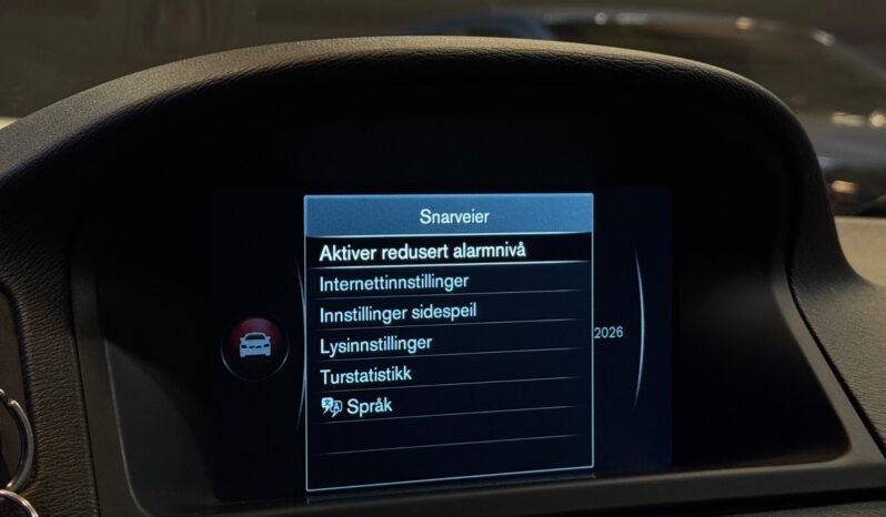 
								Volvo XC70 CUIR / AUTOMATIQUE / CONFORME AUX NORMES UE / Édition Dynamique / SERVICE / NAVIGATION full									