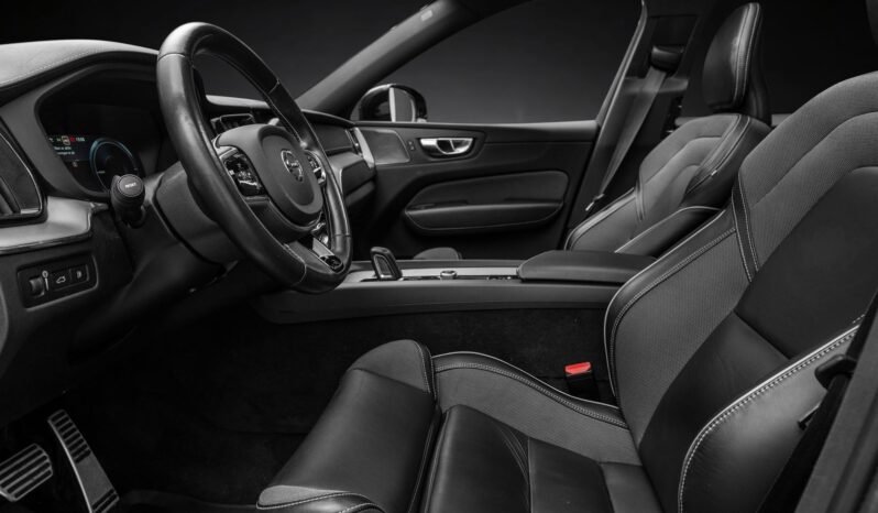 
								Volvo XC60 T6 Recharge AWD R-Design – ACC, Harman Kardon, VOC, Toit panoramique, Hayon électrique, Norvégien full									